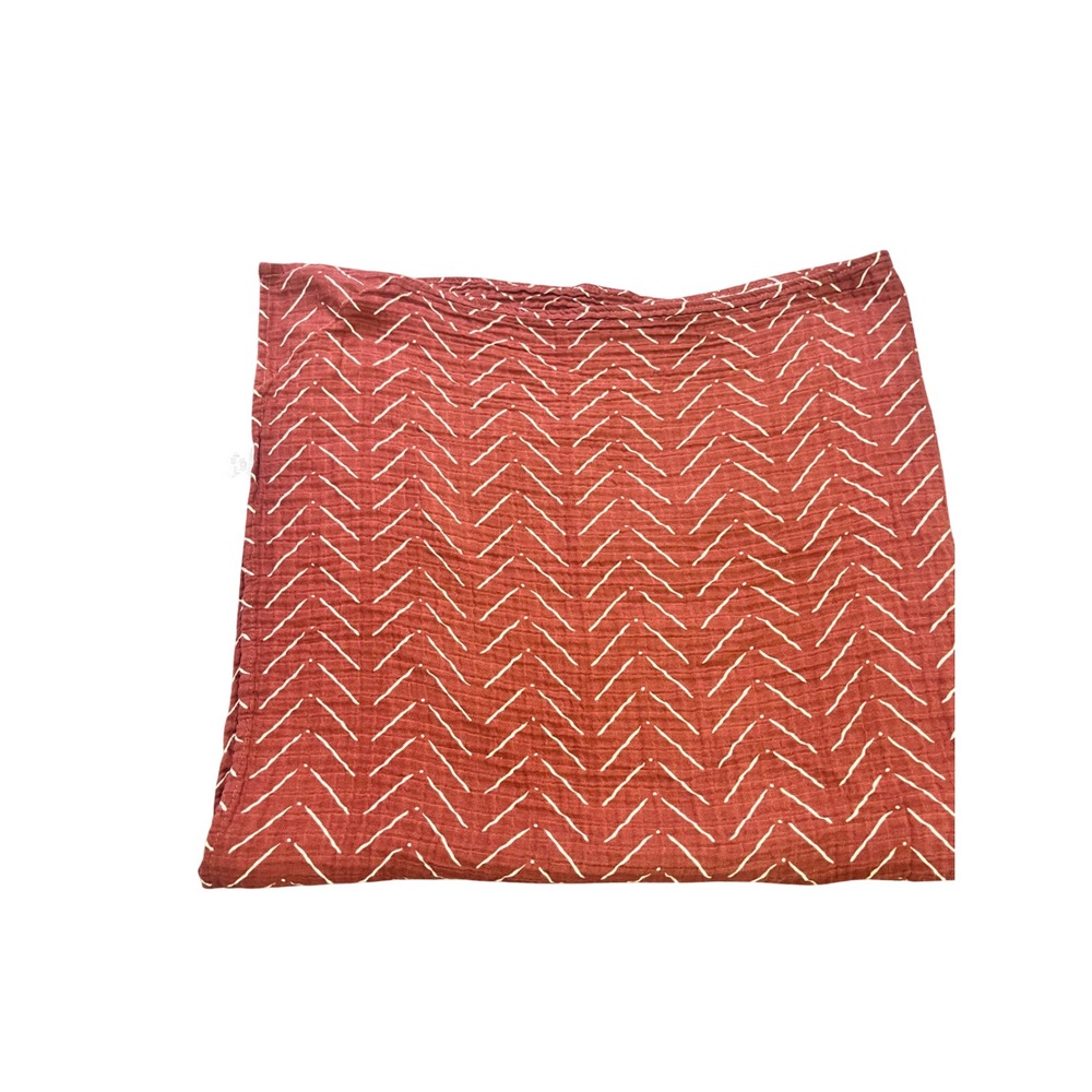 Itzy Ritzy Rust Red White Chevron Cotton Muslin Gauze Baby Swaddle Blanket Loop